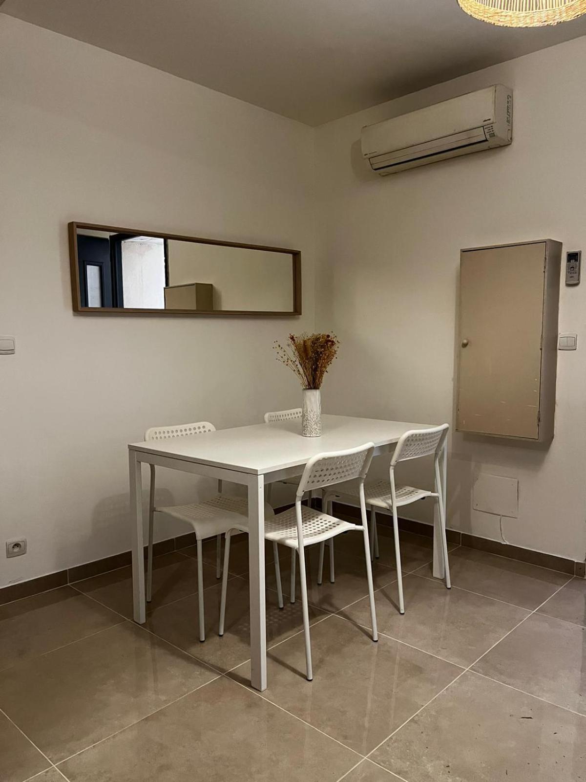 Appartement Des Carmes نيم المظهر الخارجي الصورة